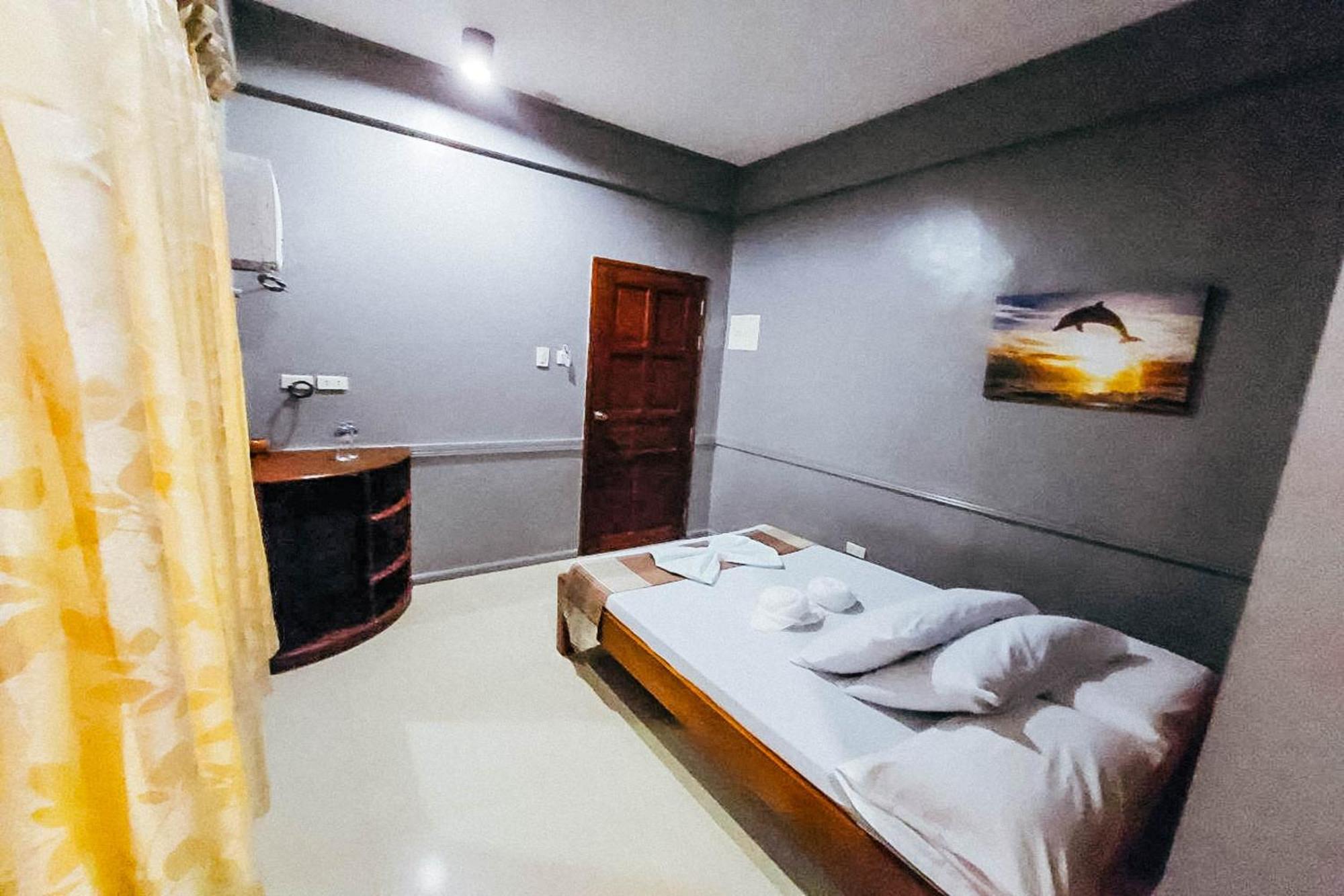 Mbg Travellers Inn Powered By Cocotel 公主港 客房 照片