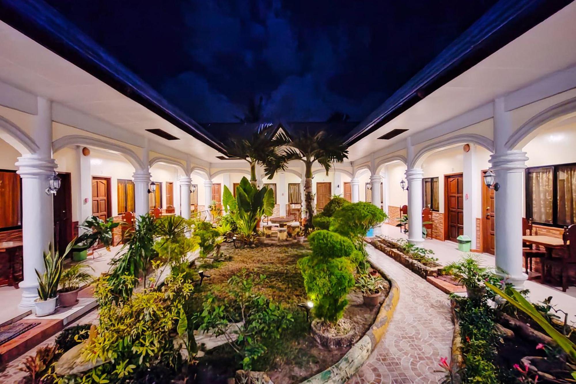 Mbg Travellers Inn Powered By Cocotel 公主港 外观 照片