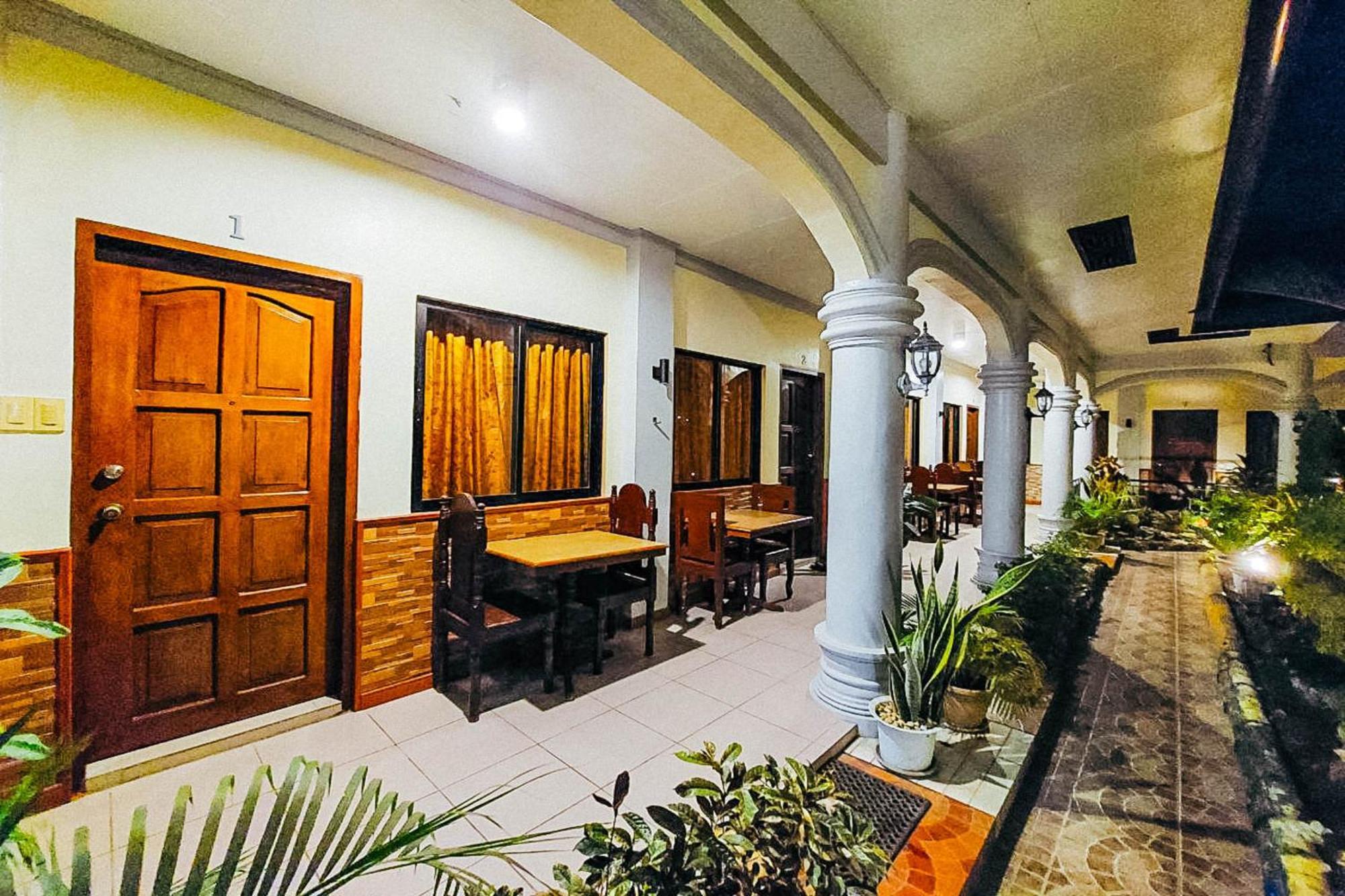 Mbg Travellers Inn Powered By Cocotel 公主港 外观 照片